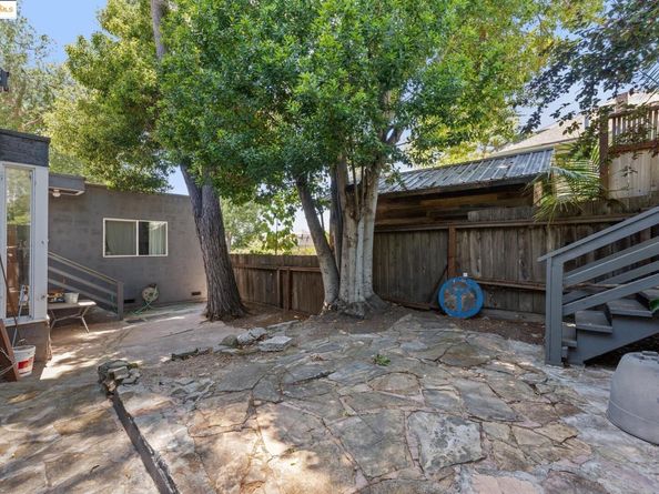 2823 11Th Ave B, Oakland CA 94610