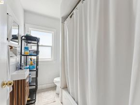 2823 11Th Ave B, Oakland CA 94610