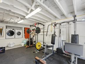 2823 11Th Ave B, Oakland CA 94610