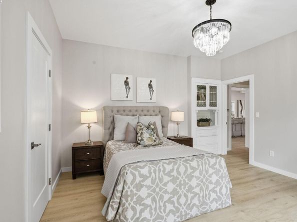 335 Hanover Ave, Oakland CA 94606