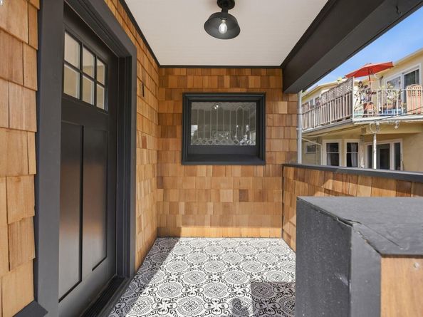 335 Hanover Ave, Oakland CA 94606