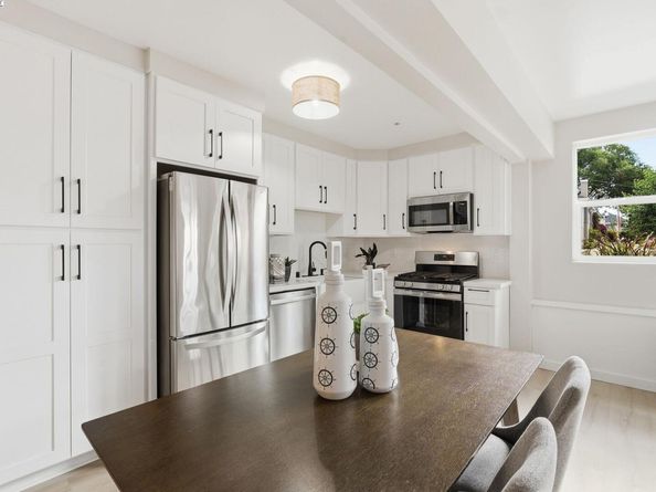 335 Hanover Ave, Oakland CA 94606