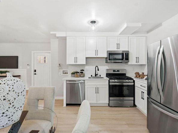 335 Hanover Ave, Oakland CA 94606