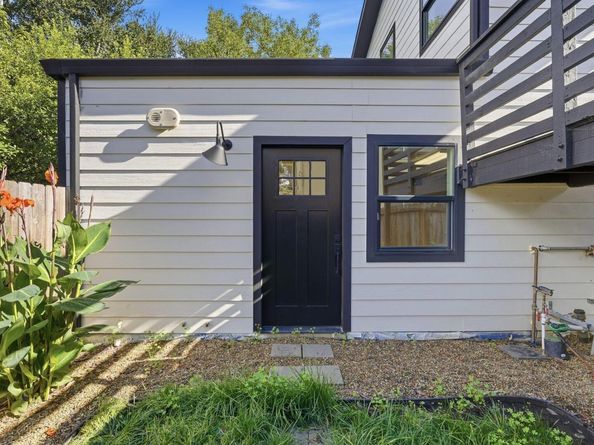 335 Hanover Ave, Oakland CA 94606