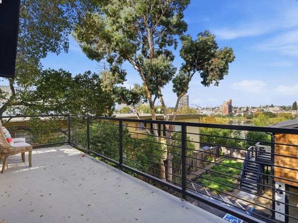 335 Hanover Ave, Oakland CA 94606