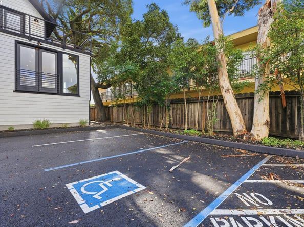 335 Hanover Ave, Oakland CA 94606