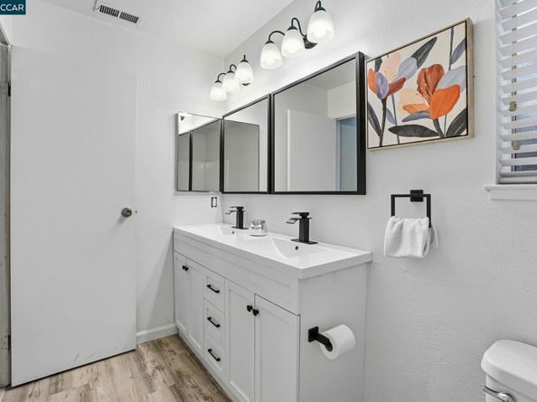 1520 Schenone Ct 7, Concord CA 94521