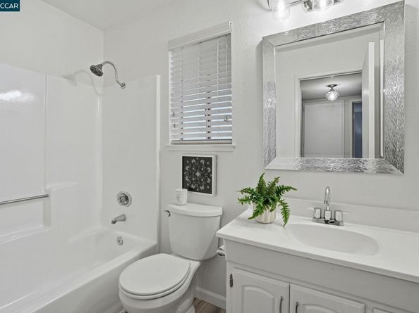 1520 Schenone Ct 7, Concord CA 94521