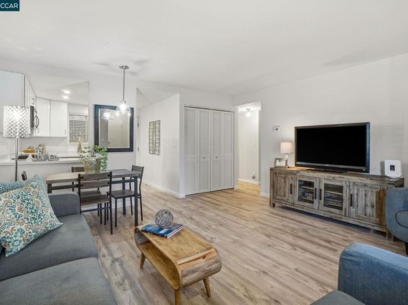 1520 Schenone Ct 7, Concord CA 94521