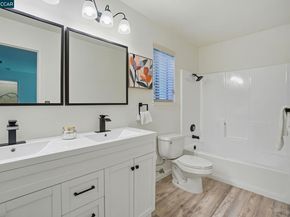 1520 Schenone Ct 7, Concord CA 94521