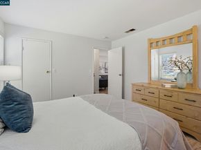 1520 Schenone Ct 7, Concord CA 94521