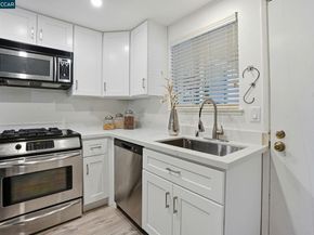 1520 Schenone Ct 7, Concord CA 94521