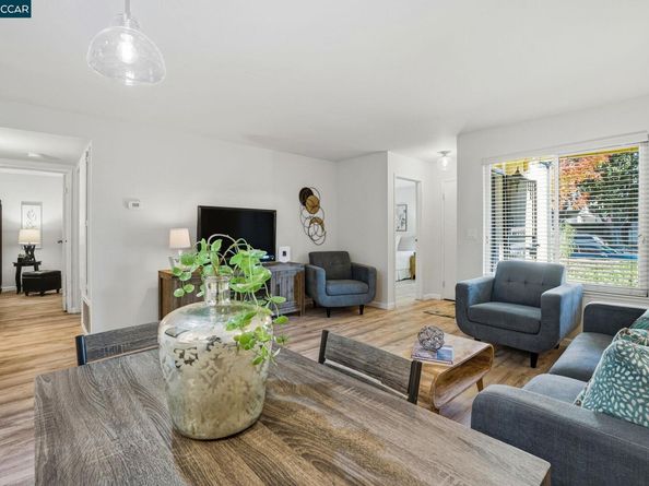 1520 Schenone Ct 7, Concord CA 94521