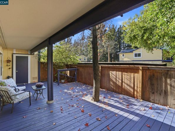 1520 Schenone Ct 7, Concord CA 94521