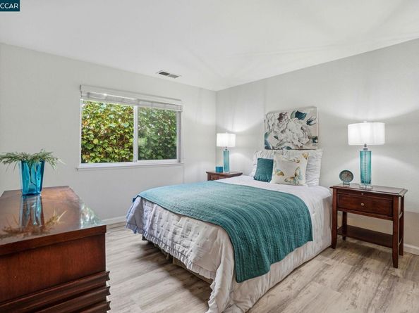 1520 Schenone Ct 7, Concord CA 94521