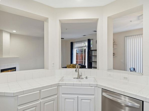 10856 Glengarry Lane, Dublin CA 94568