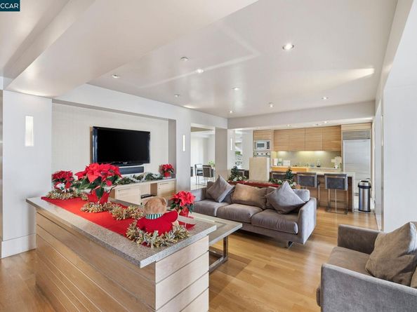 1655 N California Blvd. 214, Walnut Creek CA 94596