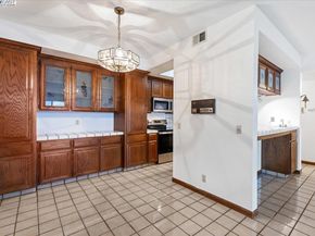 25912 Hayward Blvd Unit 204, Hayward CA 94542