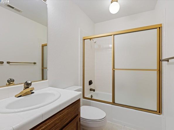 25912 Hayward Blvd Unit 204, Hayward CA 94542