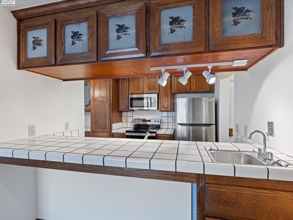 25912 Hayward Blvd Unit 204, Hayward CA 94542