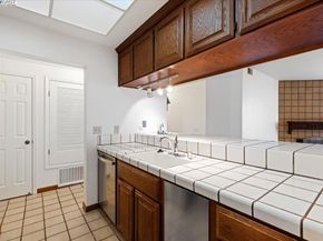 25912 Hayward Blvd Unit 204, Hayward CA 94542