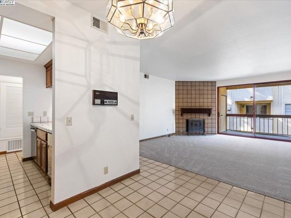 25912 Hayward Blvd Unit 204, Hayward CA 94542