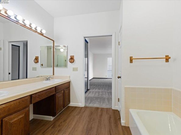 25912 Hayward Blvd Unit 204, Hayward CA 94542