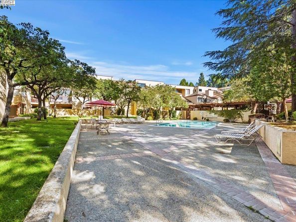 25912 Hayward Blvd Unit 204, Hayward CA 94542