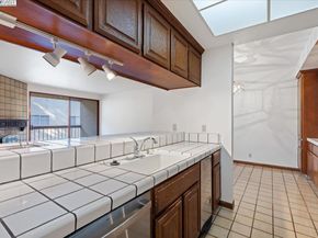 25912 Hayward Blvd Unit 204, Hayward CA 94542