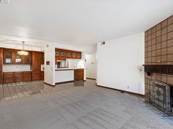 25912 Hayward Blvd Unit 204, Hayward CA 94542