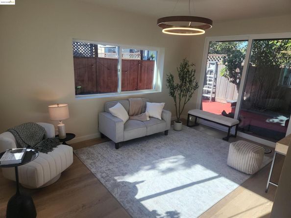 15373 Inverness St, San Leandro CA 94579