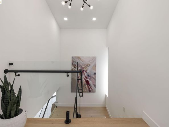 7260 Woodrow Drive, Oakland CA 94611