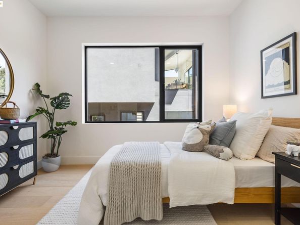 7260 Woodrow Drive, Oakland CA 94611