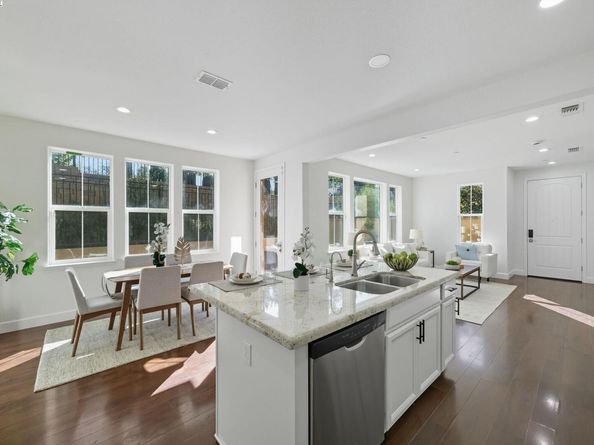 3005 Vittoria Loop, Dublin CA 94568