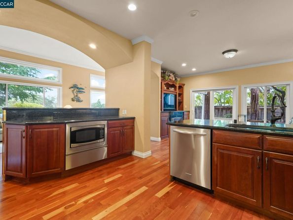 814 Chert Pl, Clayton CA 94517