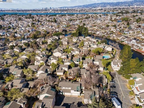 109 Holly Oak Ln, Alameda CA 94502