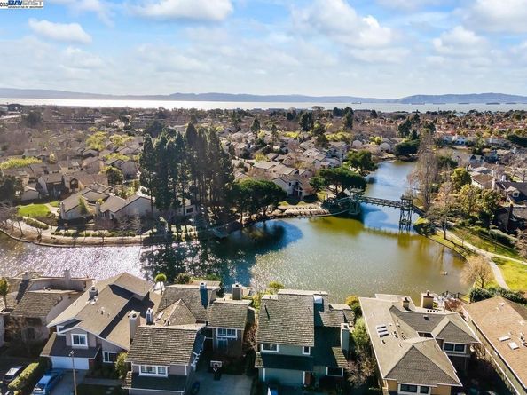 109 Holly Oak Ln, Alameda CA 94502