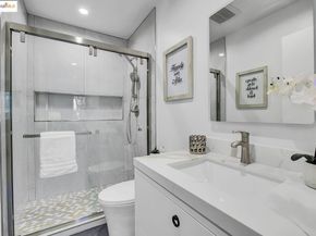 1701 Central Ave P, Alameda CA 94501