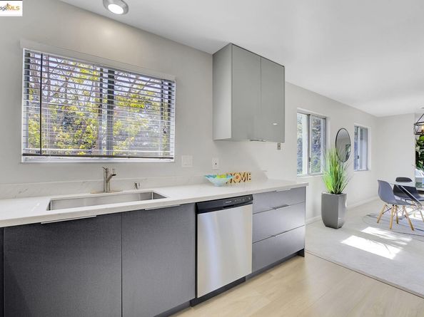 1701 Central Ave P, Alameda CA 94501