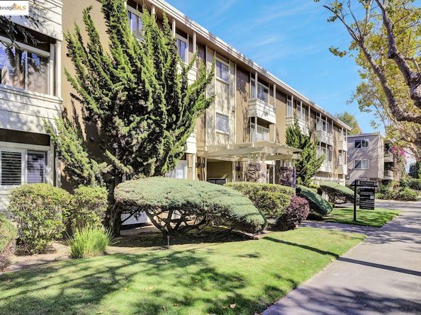 1701 Central Ave P, Alameda CA 94501