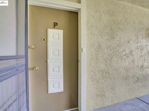 1701 Central Ave P, Alameda CA 94501