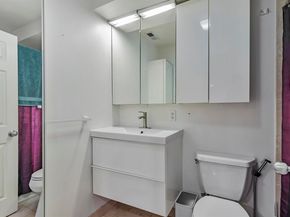 850 West Grand Ave. 6, Oakland CA 94607