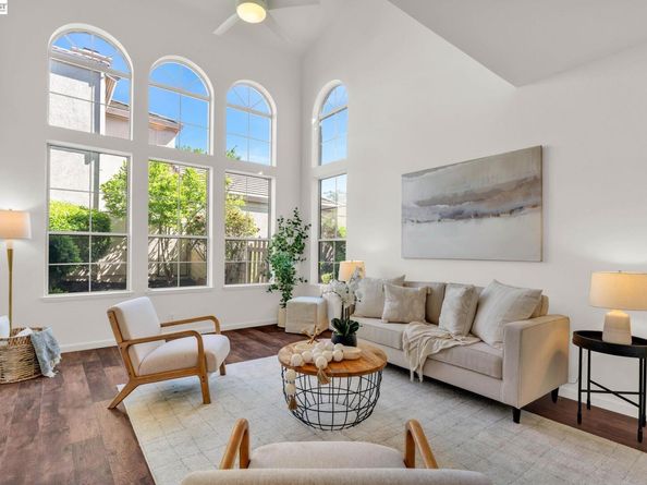 690 Glasgow Cir, Danville CA 94526