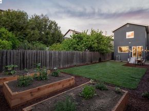 2431 Linden Street, Oakland CA 94607