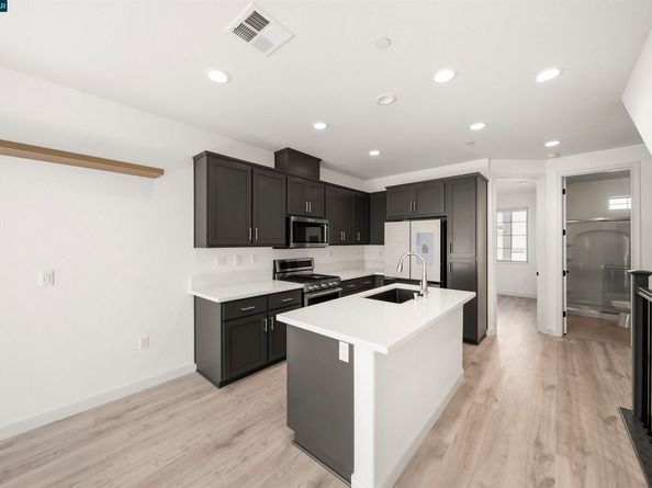 313 Laurel Knoll Dr, Martinez CA 94553
