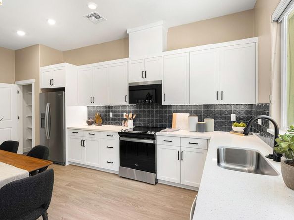 28924 Parkridge Loop 103, Hayward CA 94544