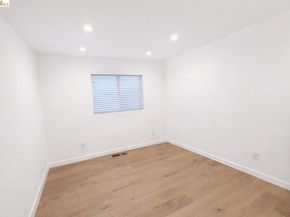2045 Emerson St, Berkeley CA 94703
