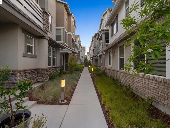 37231 Sand Bar Pl, Newark CA 94560