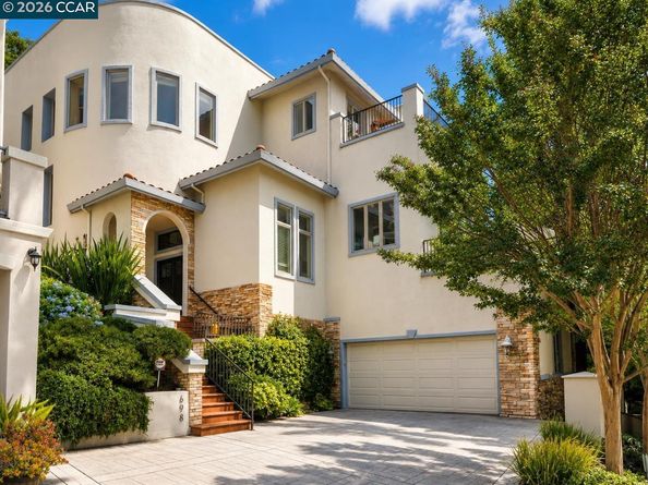 698 Via Rialto, Oakland CA 94619