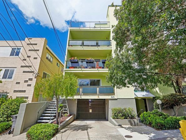 321 Warwick Ave 303, Oakland CA 94610